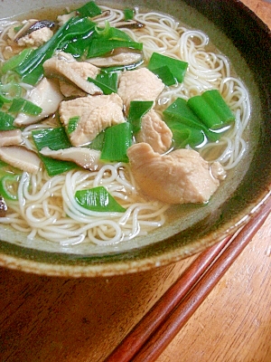 そうめんで温まろう！鶏肉入りにゅうめん