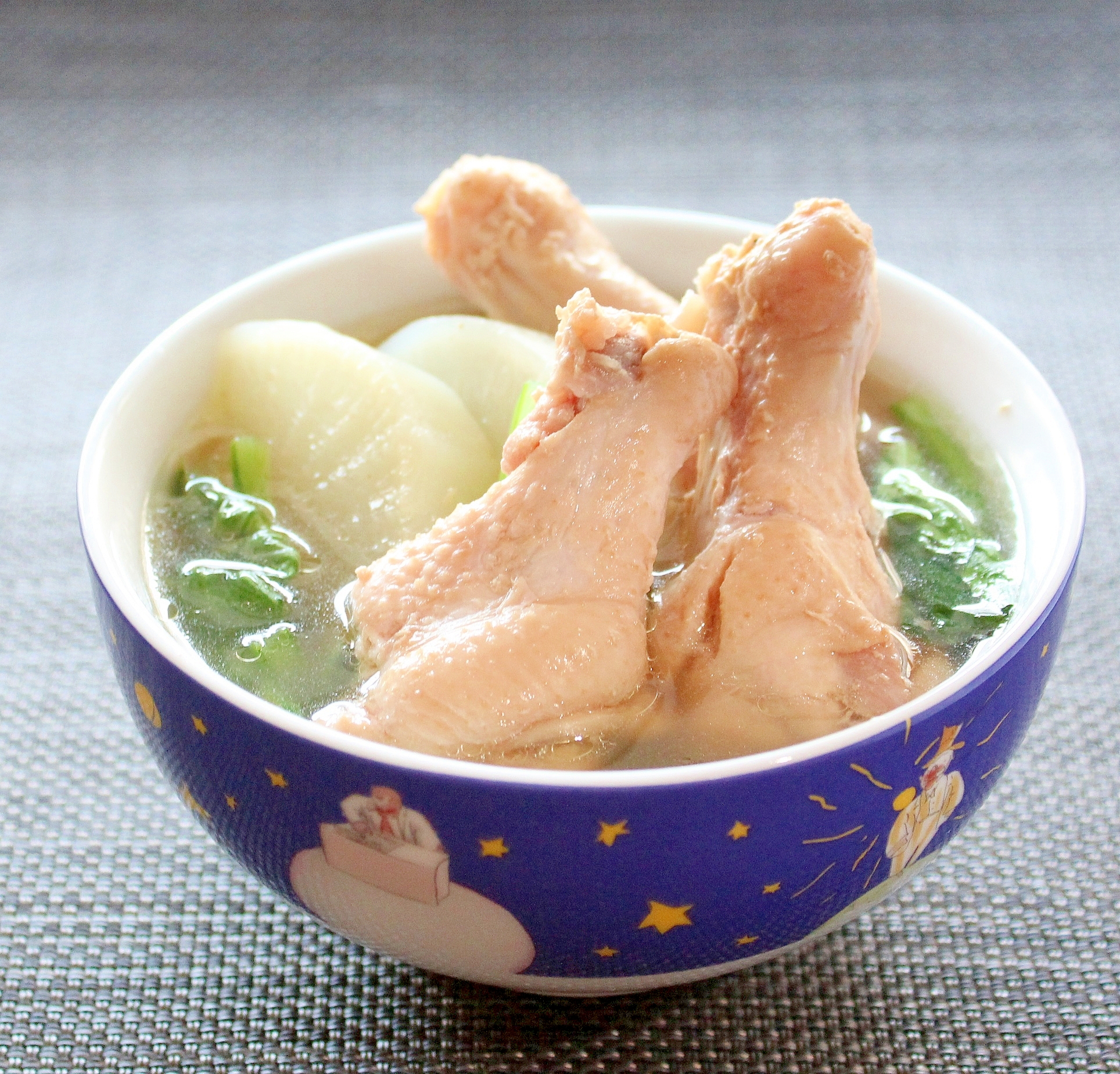 マ・ローニエプロ☆鶏手羽と大根のスープ煮