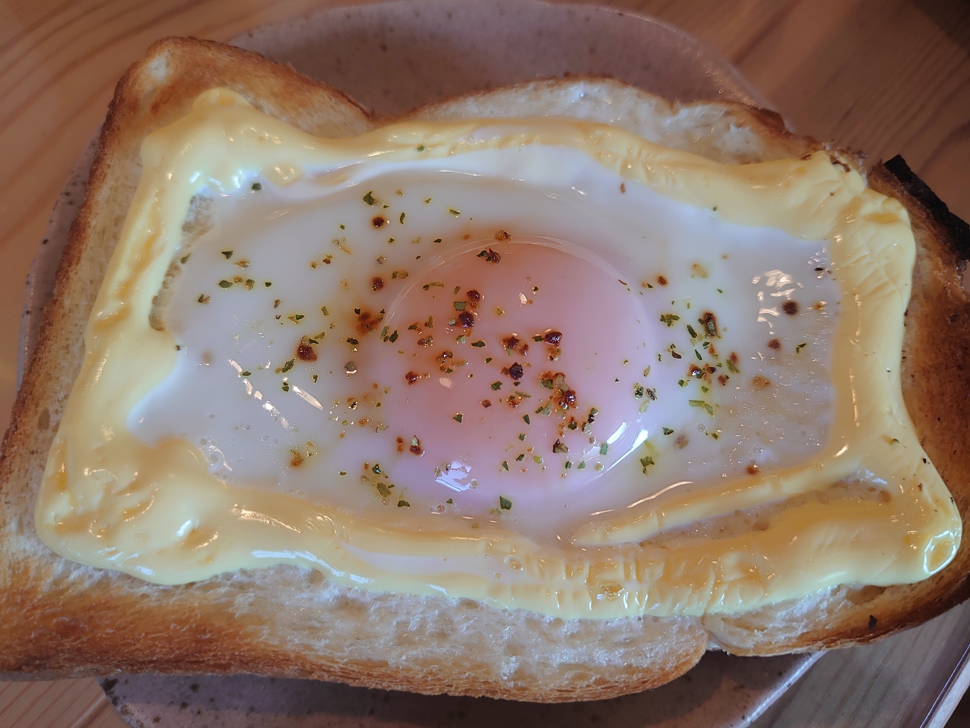 目玉焼きトースト