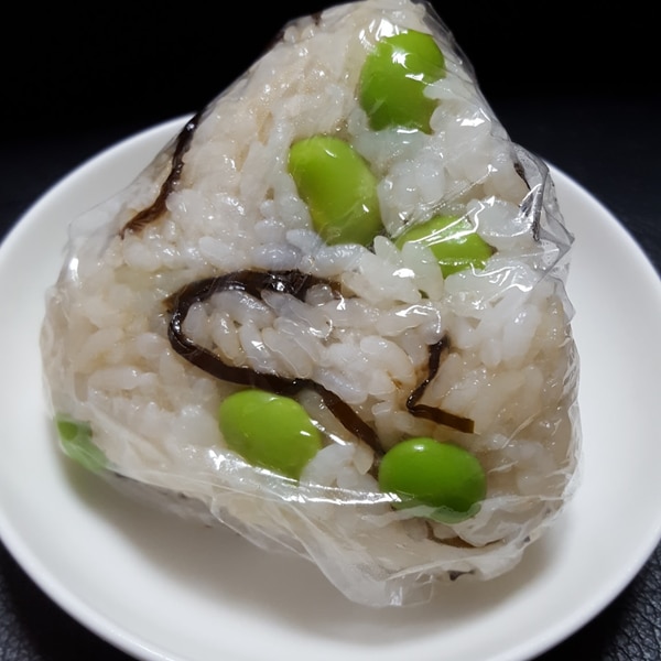 枝豆と塩昆布のおにぎり レシピ 作り方 By ピッ君0129 楽天レシピ 枝豆と塩昆布のおにぎり レシピ 作り方 By ピッ君0129 楽天レシピ