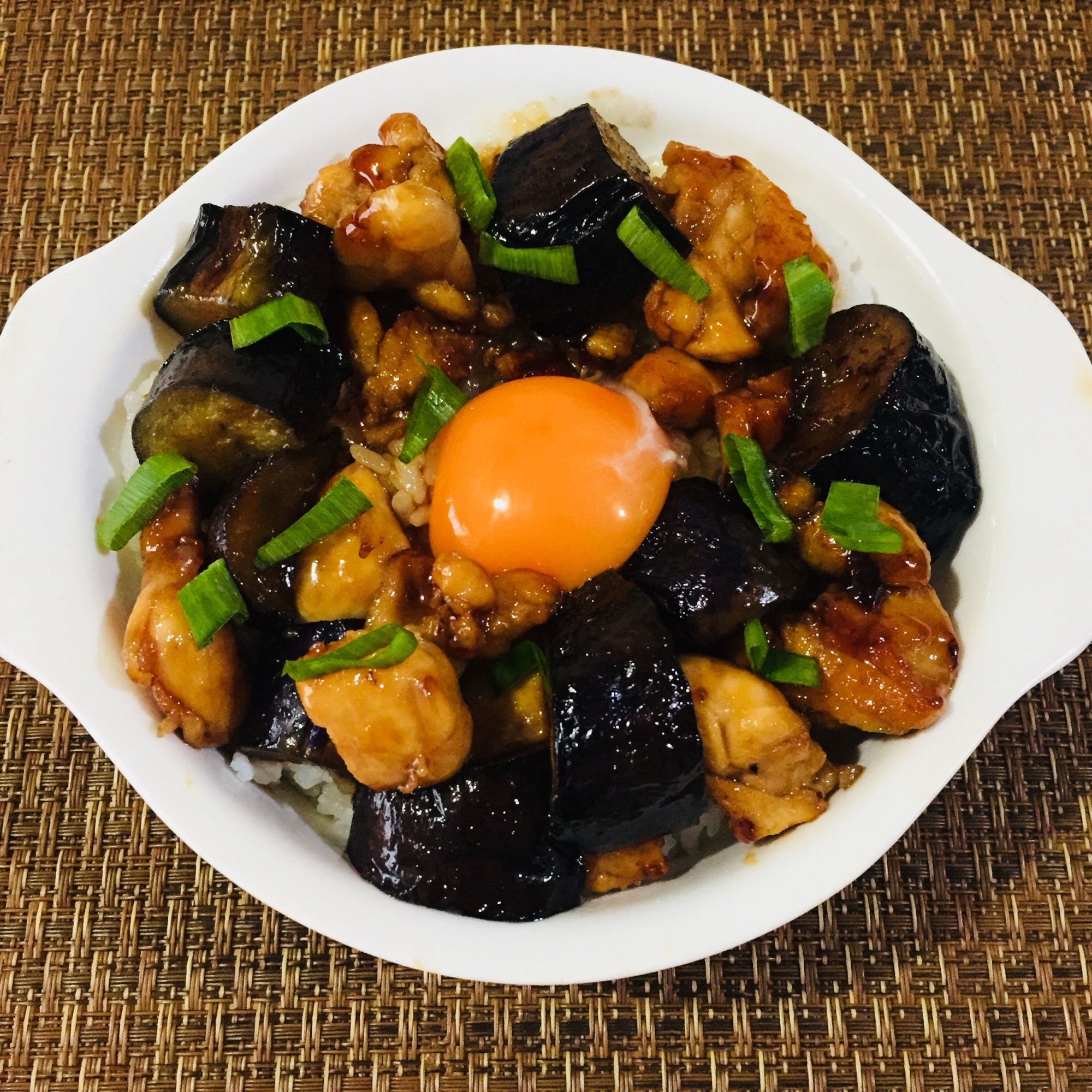 ガッツリ 男子ごはん 鶏肉となすの照り焼き丼 レシピ 作り方 By ブリラーレの男子ごはん 楽天レシピ