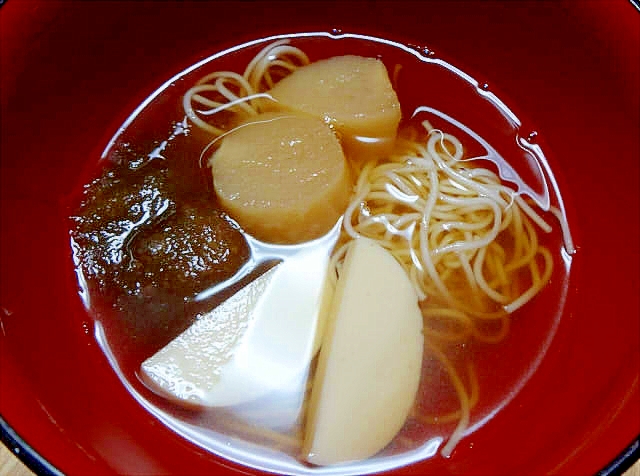 少しだけ残った素麺をお吸い物の具に