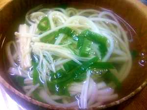 ちょっと嬉しいうどん入り！お吸い物