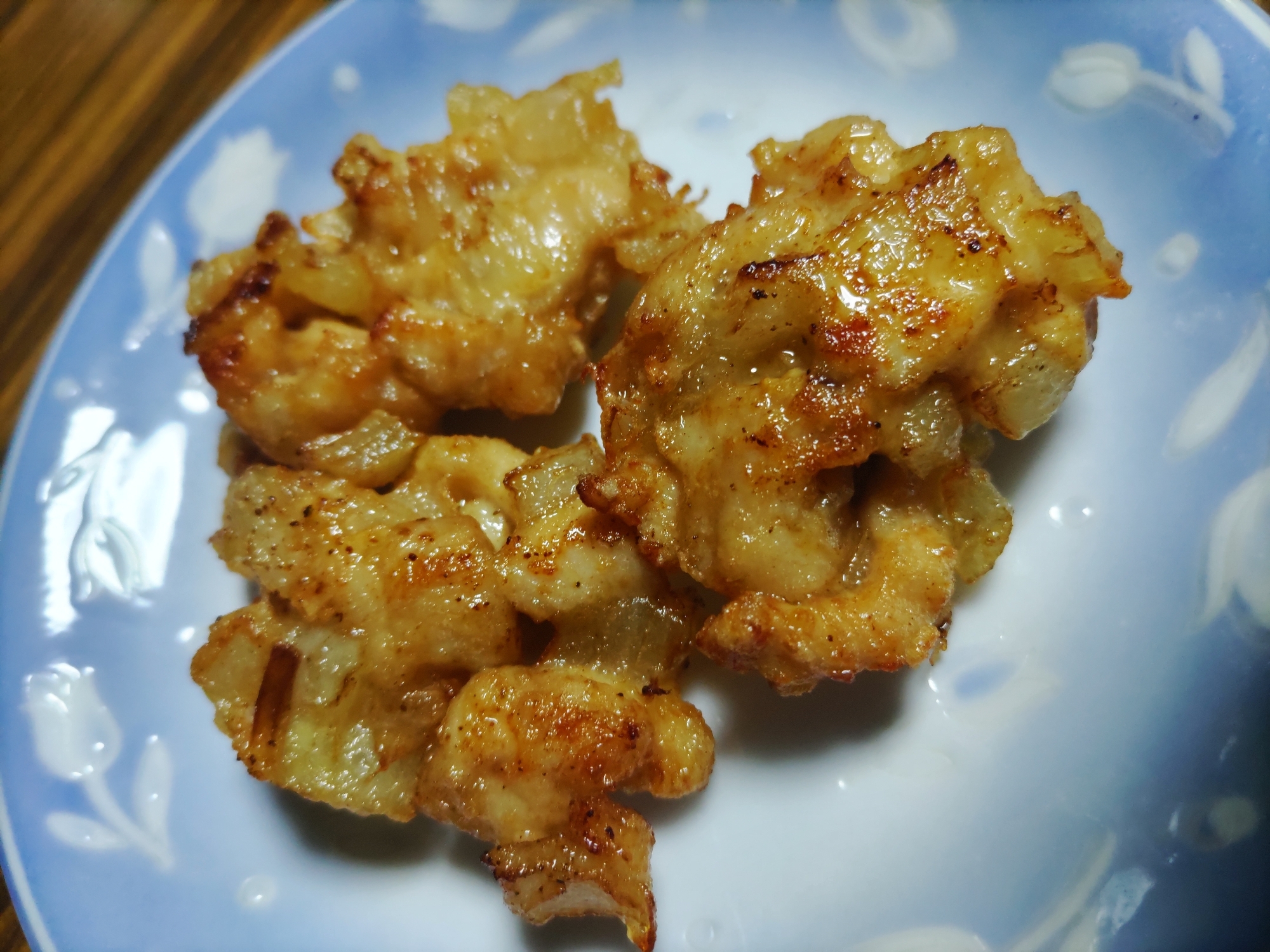 鶏むね肉と玉ねぎの丸め揚げ