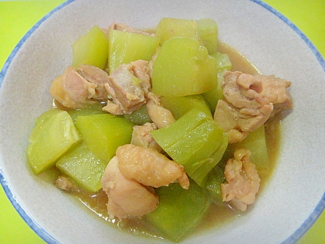 隼人瓜と鶏肉の煮物