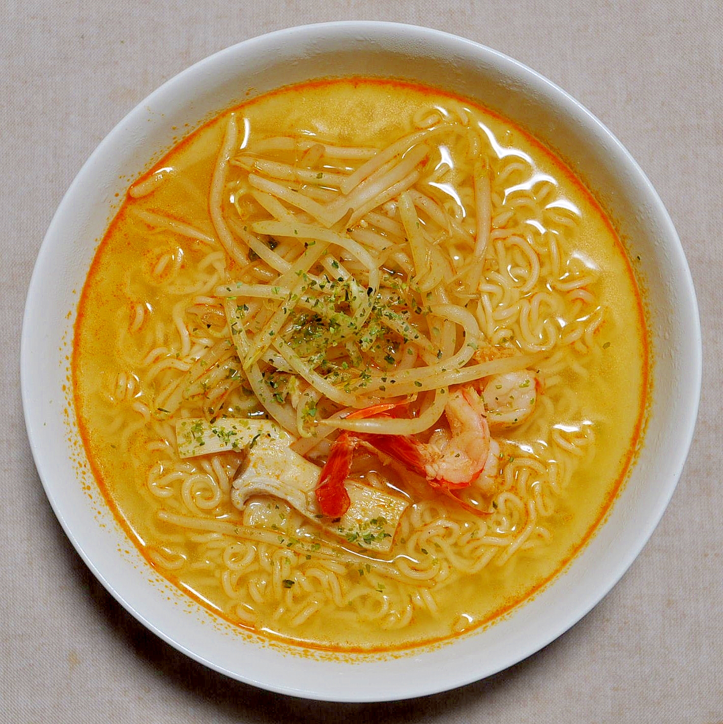 塩ラーメンde簡単トムヤムクンヌードル