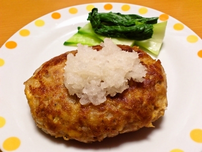 ポン酢さっぱりおいしいです～（個人的にはケチャップだと豆腐の豆の味を感じました）翌日温めなおしても食べてもパサパサせずふんわりしてました。ありがとうございます！