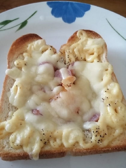 目玉焼きチーズパン