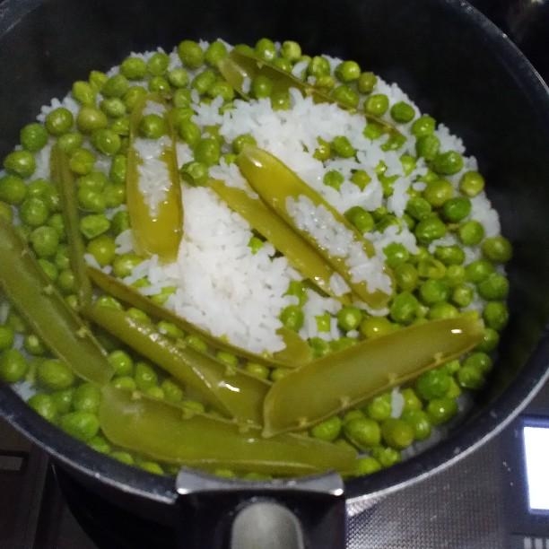 お鍋で炊く☆昆布茶入りの豆ご飯