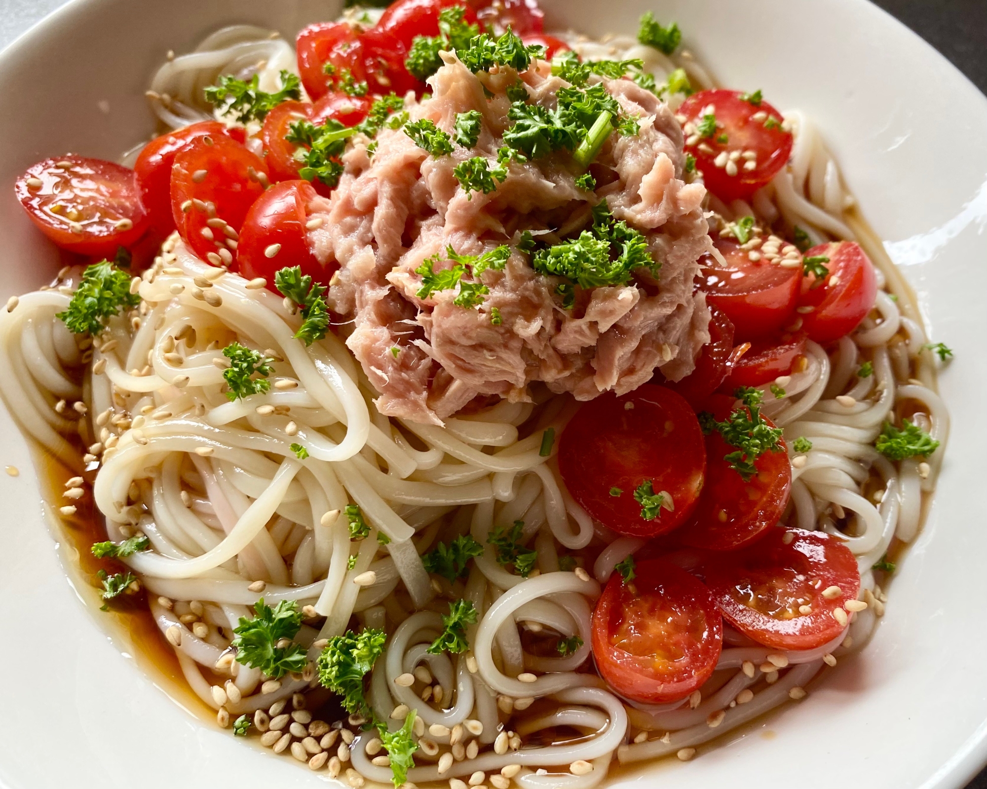 ごま油香る！トマトとツナのサラダ麺