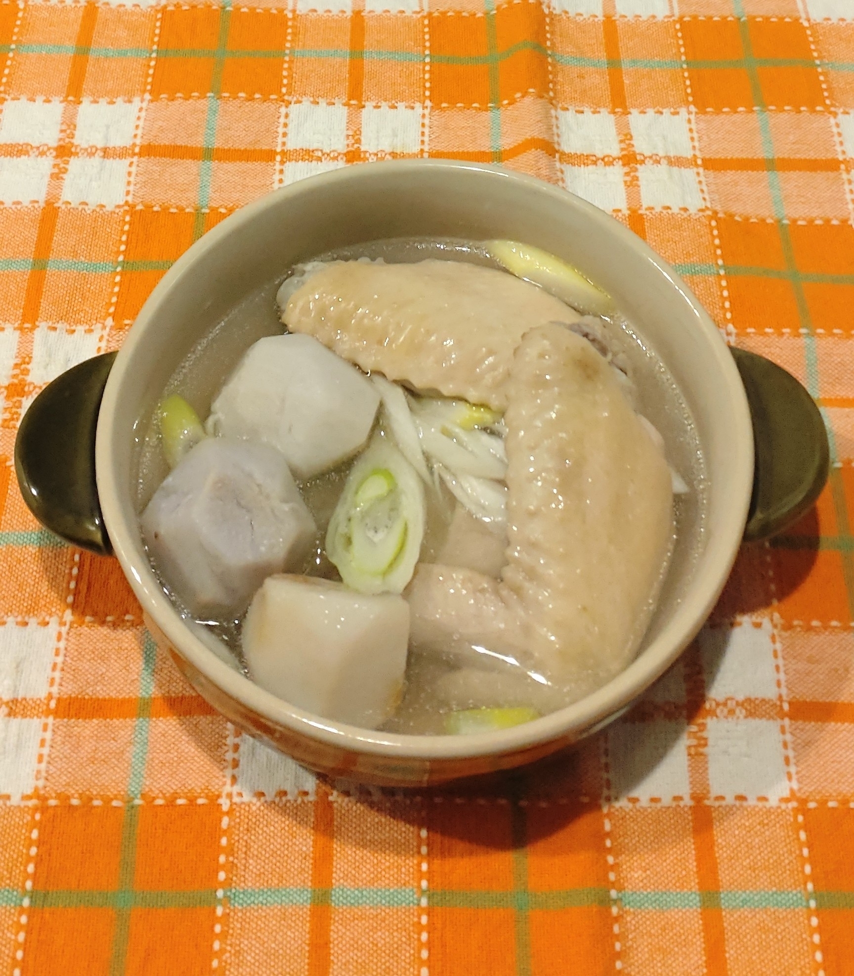 里芋と手羽先の白だし和風スープ