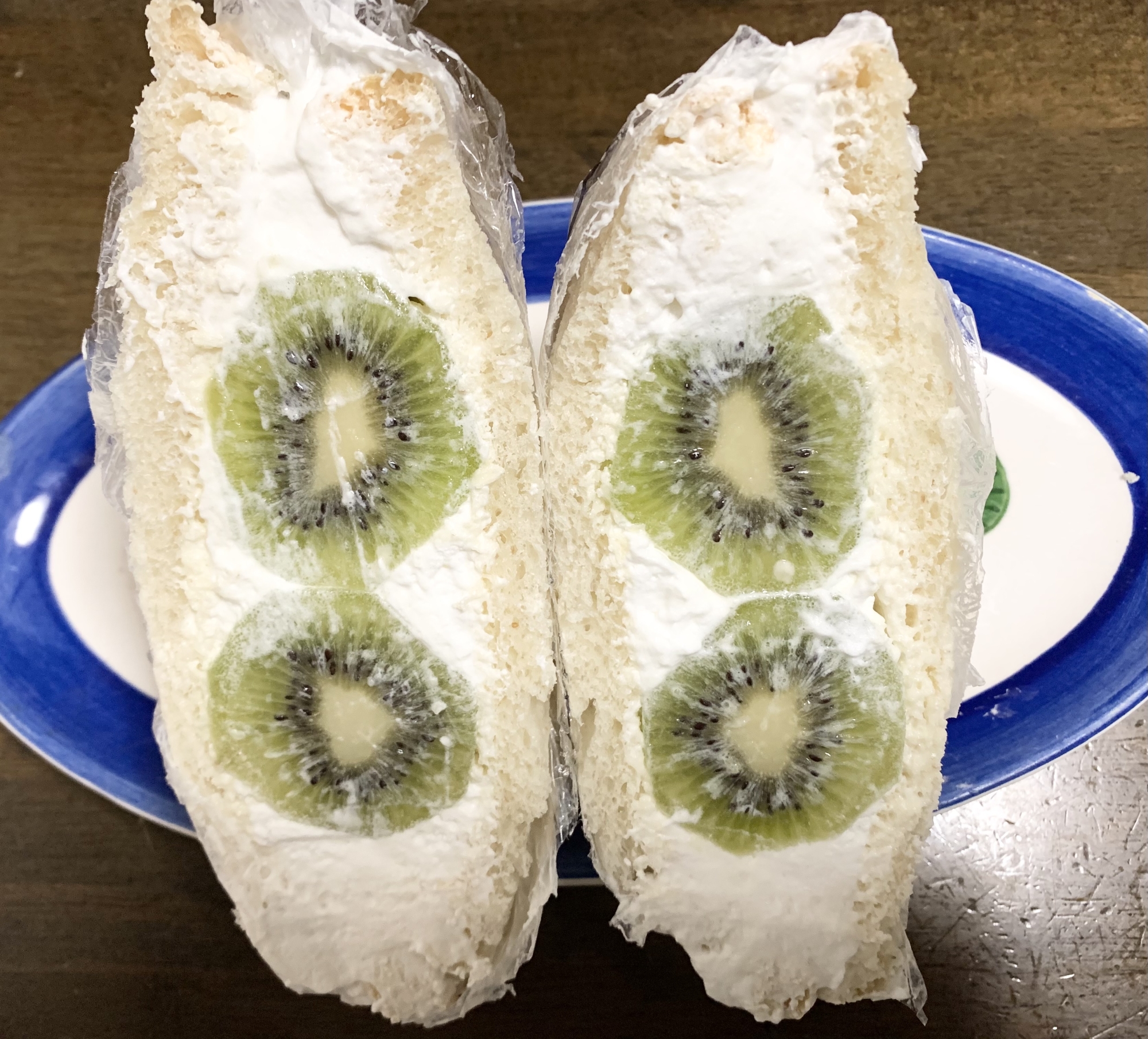 母の味 練乳入り生クリーム フルーツサンド