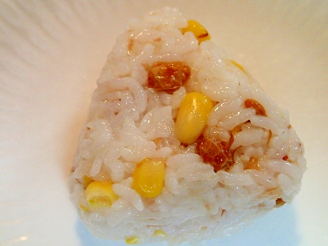 ❤コーンとドライ納豆とおかかのすし飯おにぎり❤