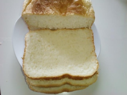 久々に食パン作りました♪春のパン祭りとかあると、つい…ふふ。
だけどやっぱりおうちパン♡ワクワク～
初の米粉パンチャレンジ♪美味しかったです♡ごち様です♪