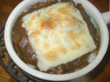 残ったカレーで、お昼ご飯に作りました。辛口カレーもチーズでマイルドになってまた美味しかったです。ごちそうさまでした。