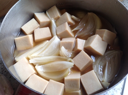 高野豆腐と玉ねぎの煮物