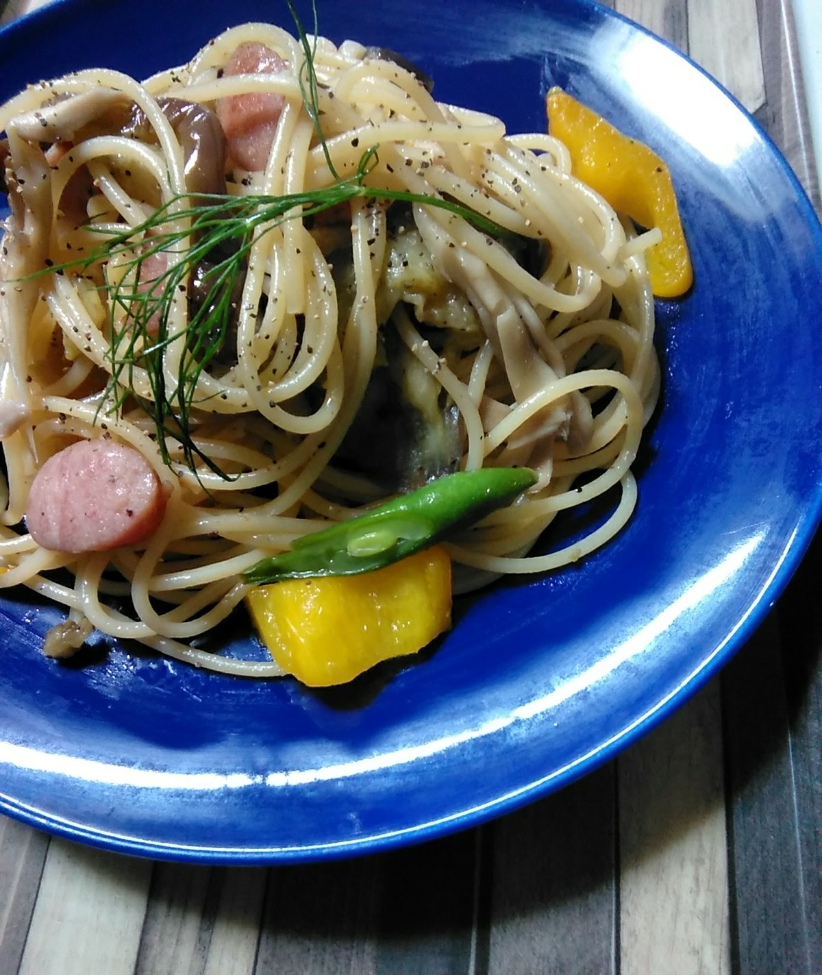 季節の野菜ときのこのパスタ