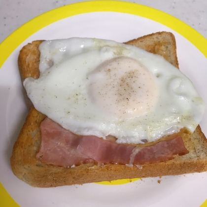 朝ごはんに♪ベーコンエッグトースト