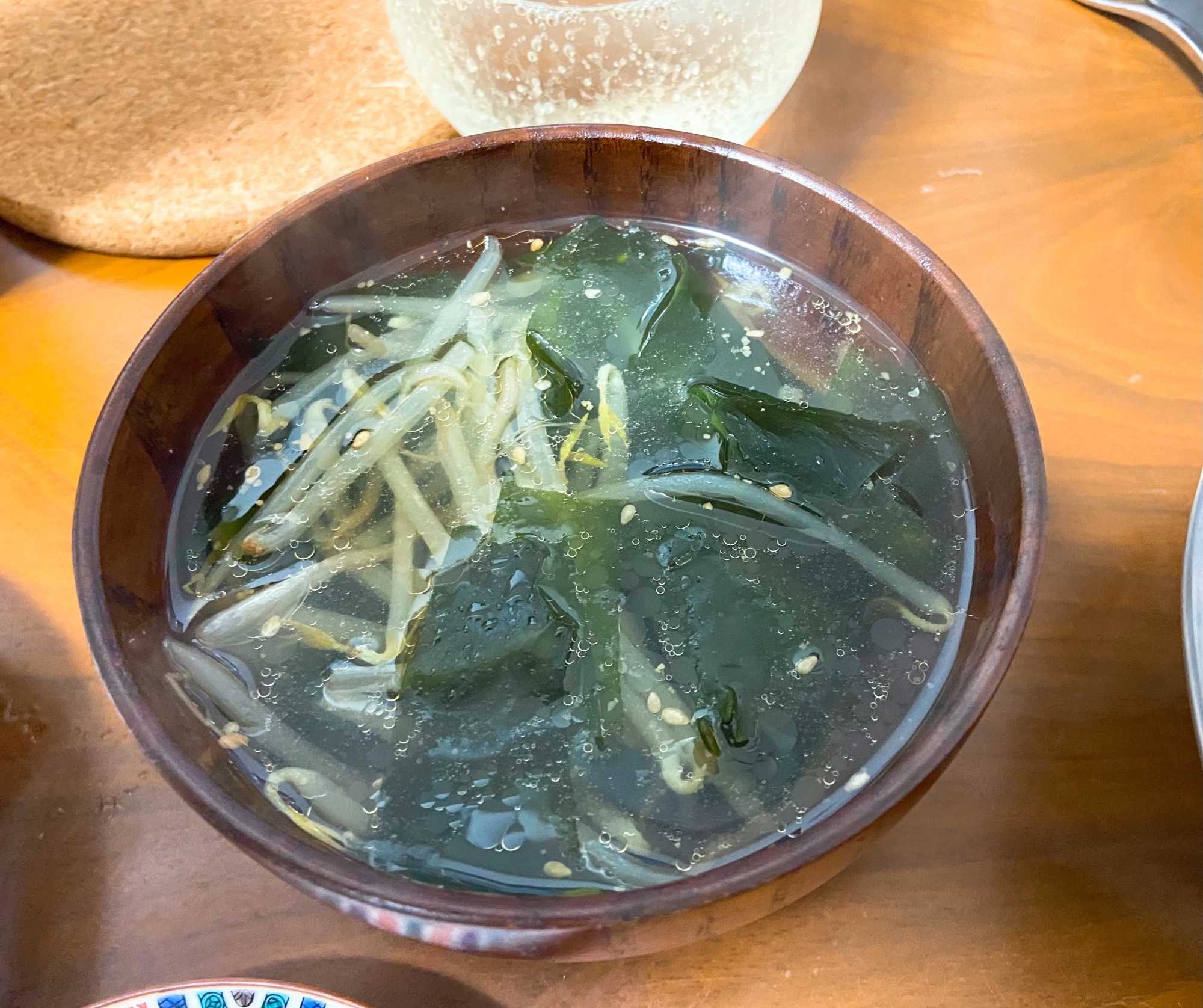 焼肉屋さん風！わかめともやしのスープ