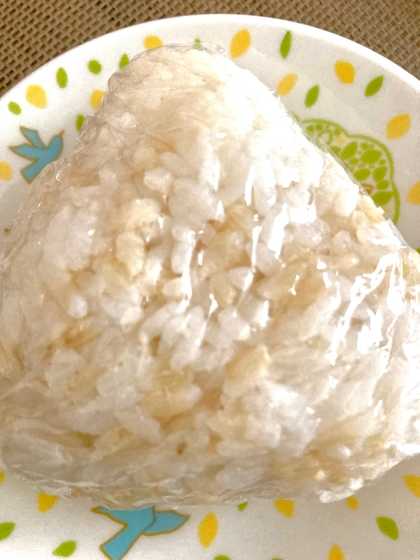 チーズとおかか、相田がいいですねー
美味しく頂きました。
発芽玄米が入っているので、茶色をしています。