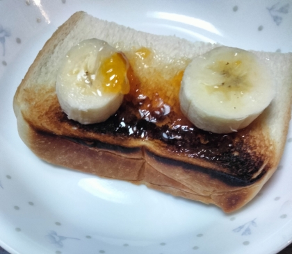 旬のフルーツとリンゴジャムフレンチトースト