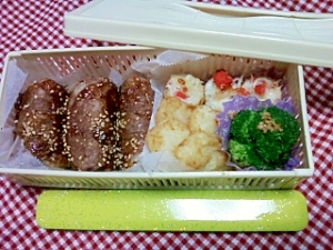 食欲の秋、がっちり肉巻きおにぎり弁当。