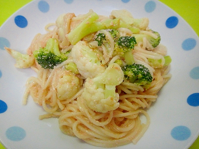 カリフラワーとブロッコリーの明太子焼きうどん