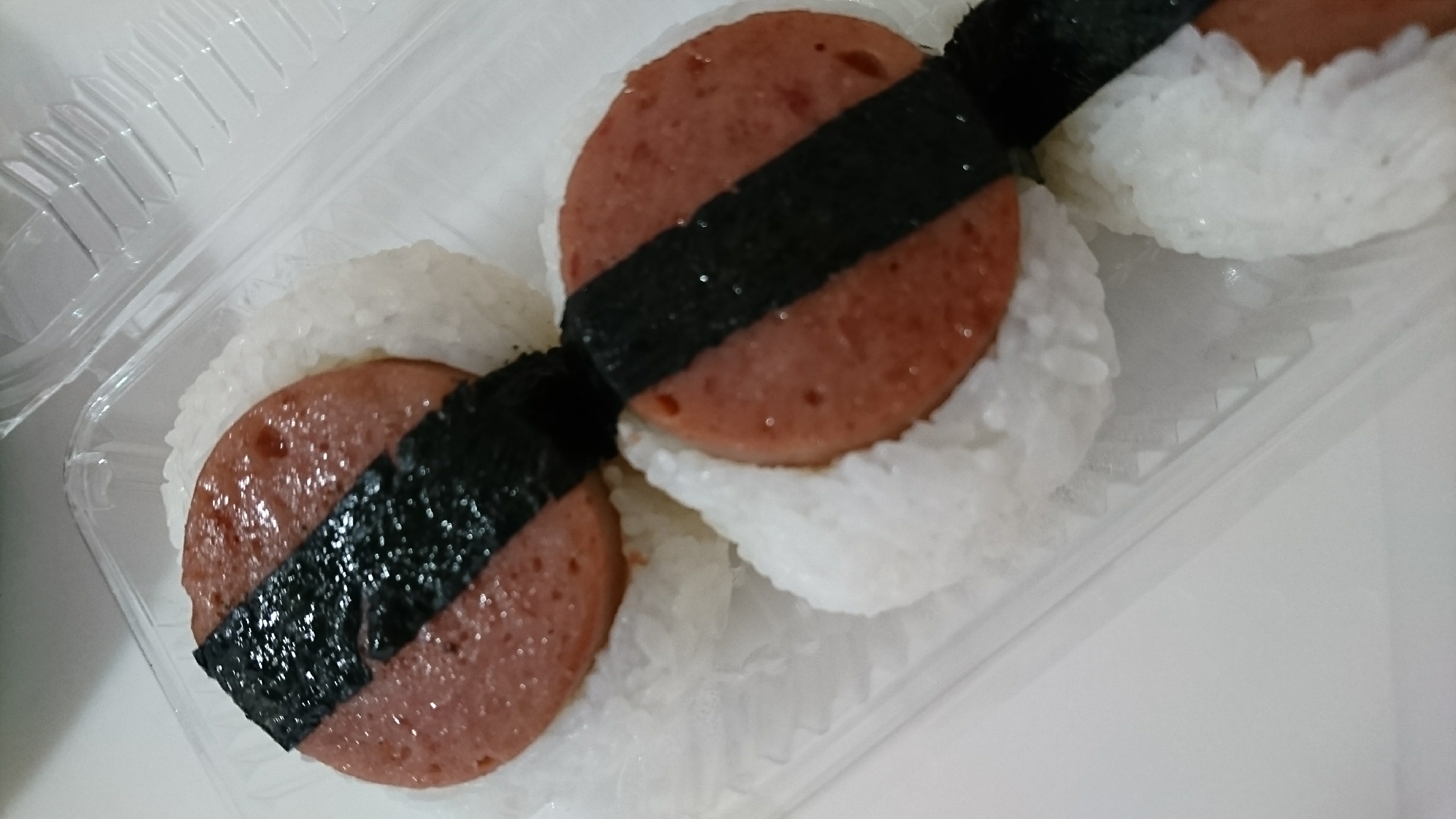 NOWハンバーガーでおにぎり