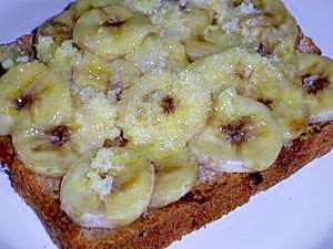 バナナのアーモンド風味トースト