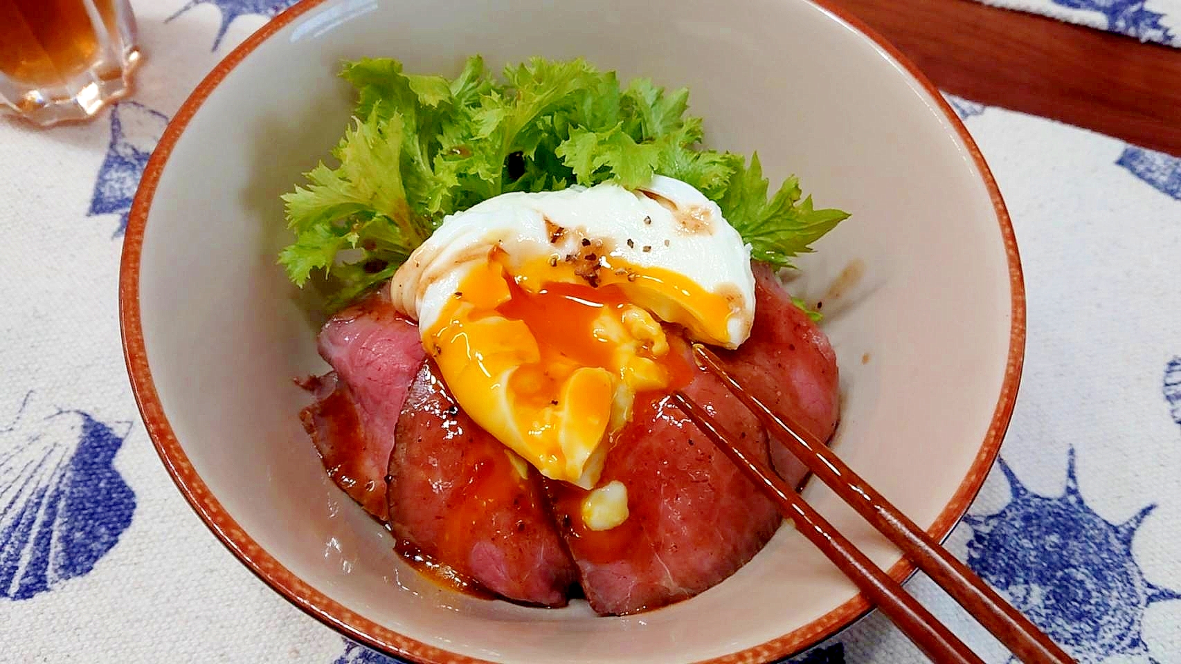 本格ローストビーフ丼　ミディアムレアがおすすめ！