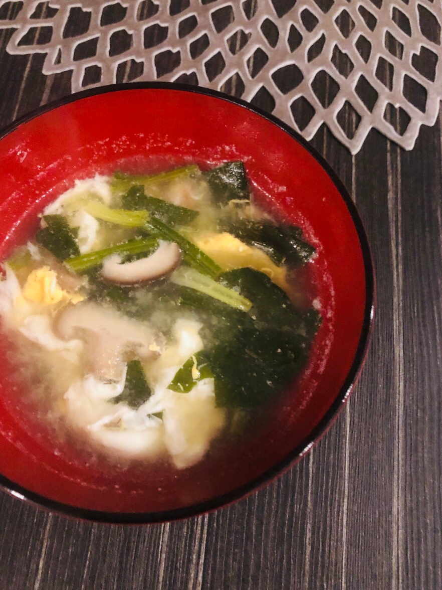 ほうれん草と椎茸の玉子味噌汁