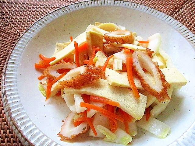 白菜と高野豆腐とちくわの炒め物