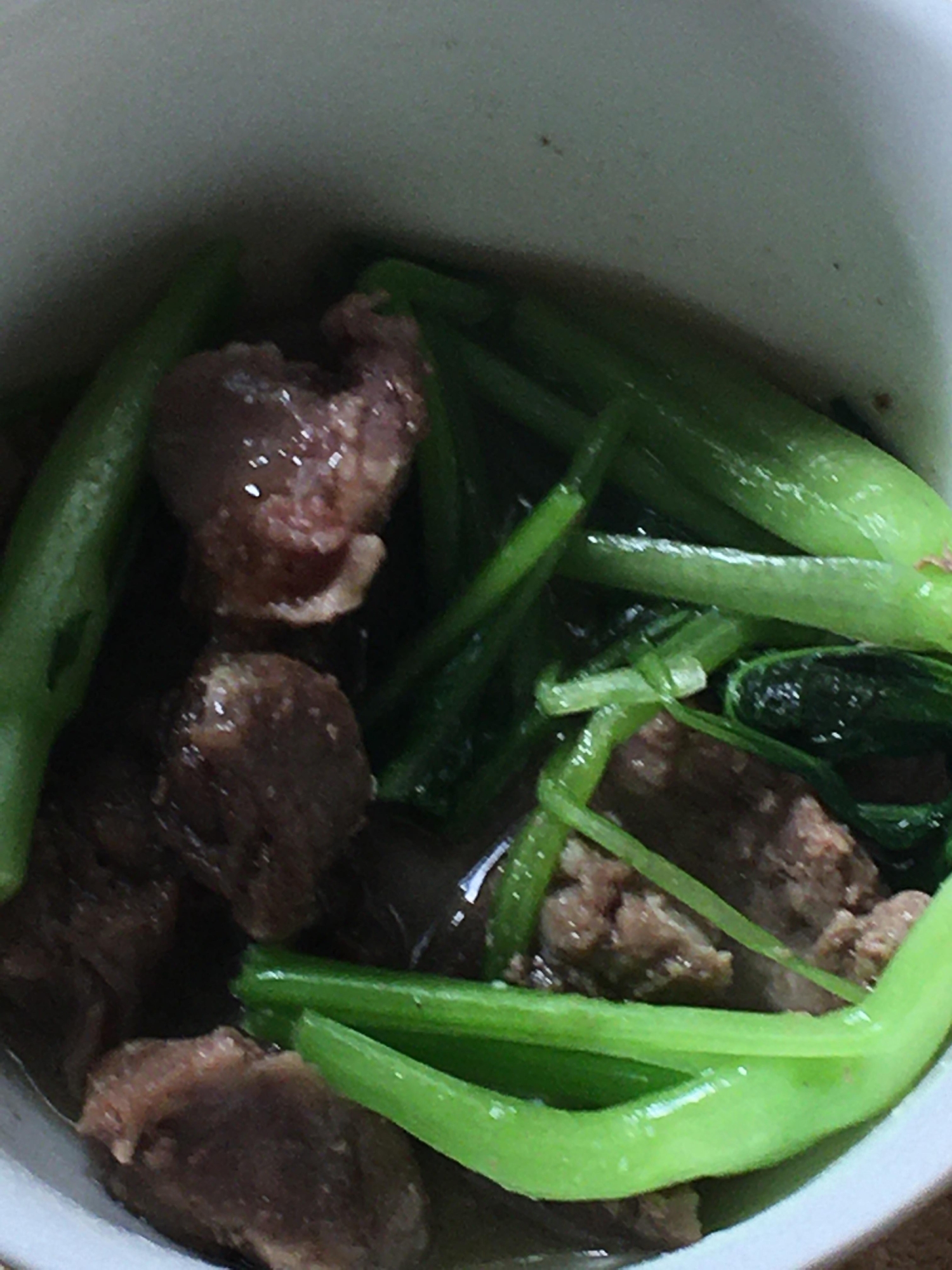 小松菜と豚かしら肉のスープ