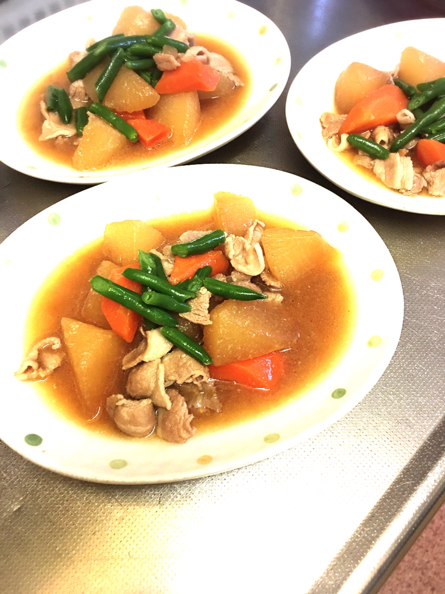 大根と豚バラ肉の照り照り煮込み