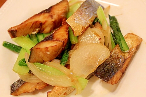 塩サバと小松菜の炒め物