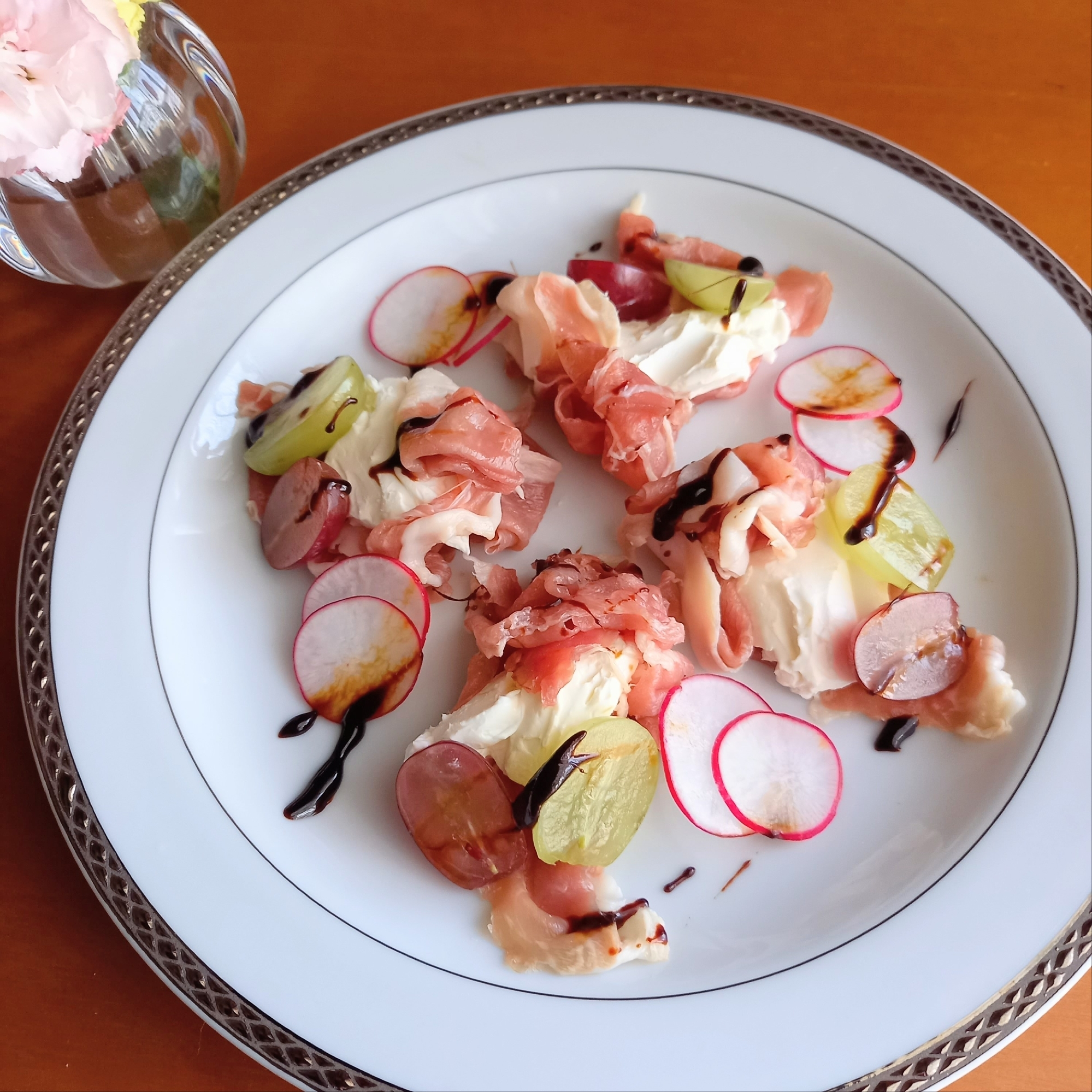 ぶどうも一緒にᕷ*生ハム＆チーズのオードブルꕤ୭*