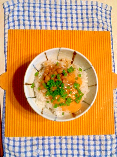 サーモンのたたきと納豆の丼 レシピ 作り方 By テツオ63 楽天レシピ