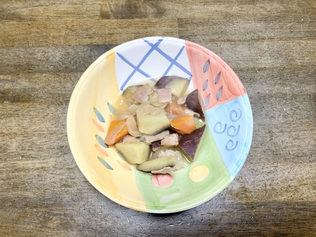 さつまいもレシピ　さつまいもとベーコンの煮物