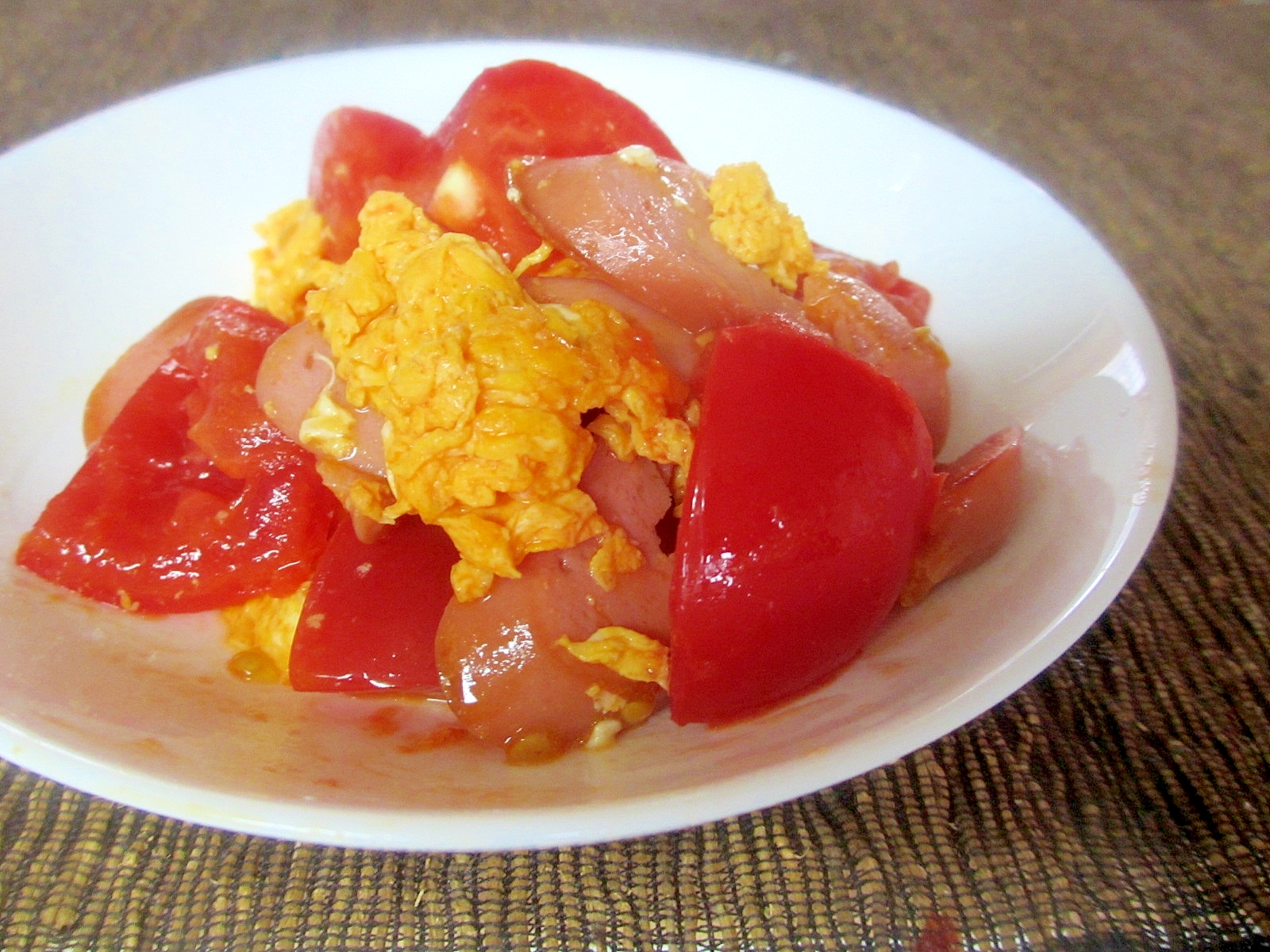 ふわふわマヨ卵とウィンナー トマトの炒め物 レシピ 作り方 By Mococo05 楽天レシピ