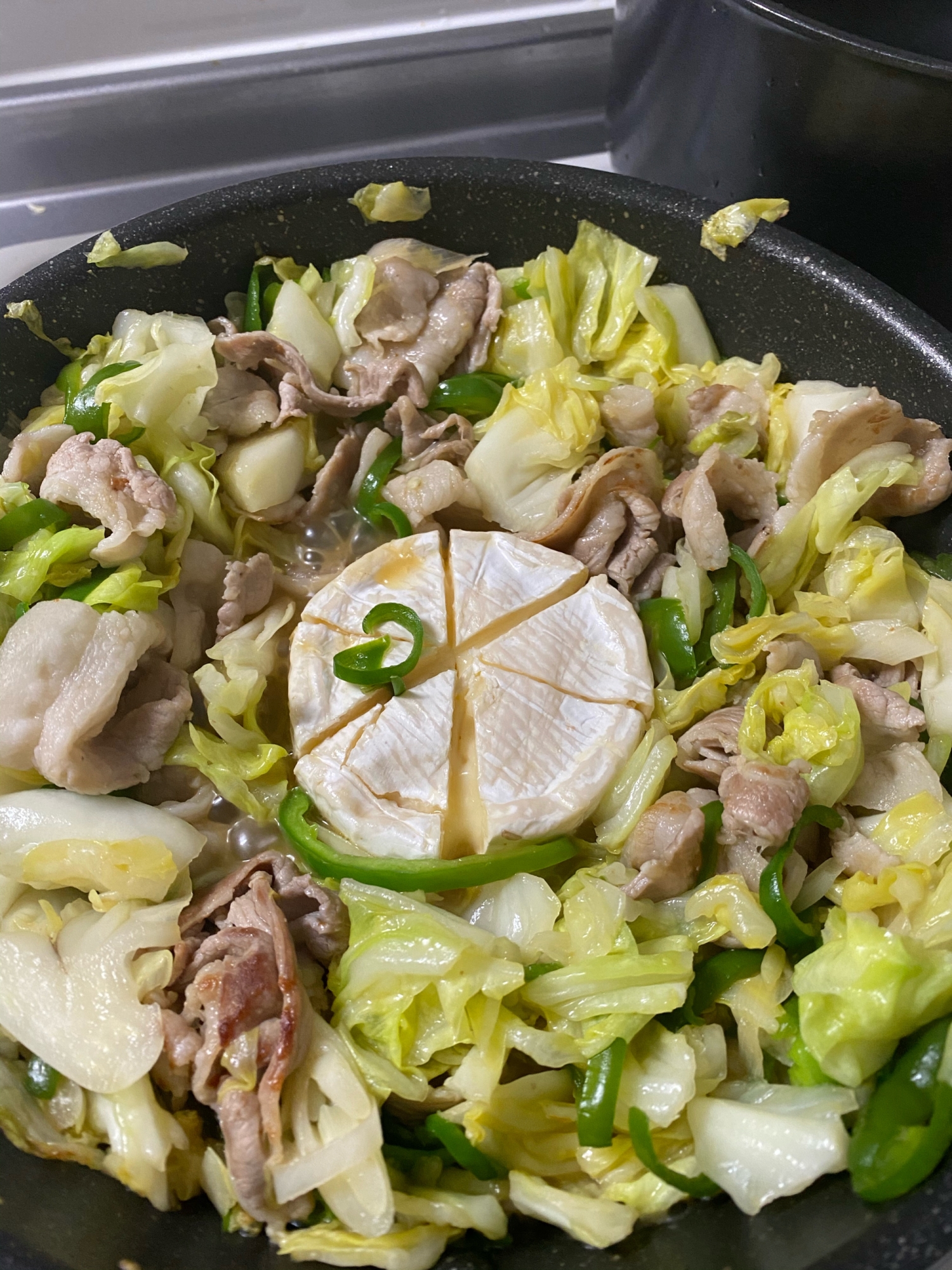 悪魔飯！！カマンベールチーズ回鍋肉⭐