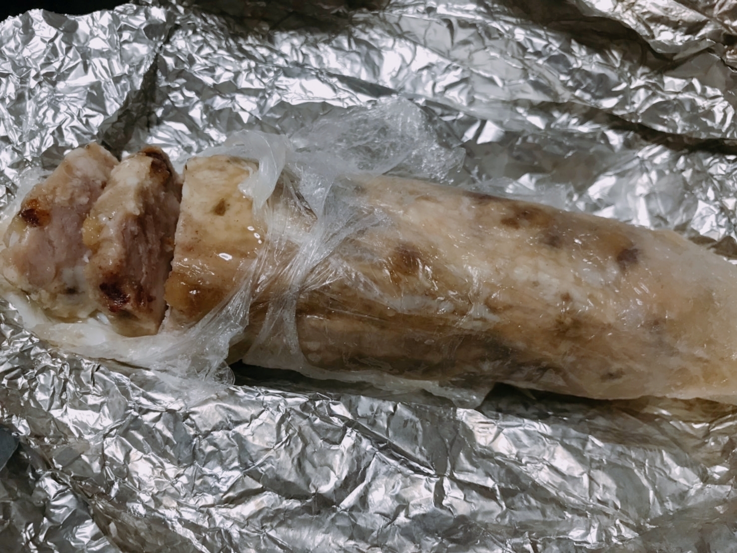 ハーブたっぷりの手作りハム