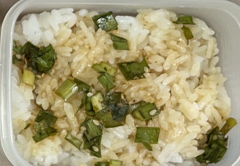 ニラごまチャーハン