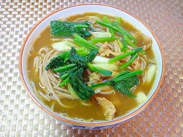 ほうれん草と豚肉のカレー蕎麦