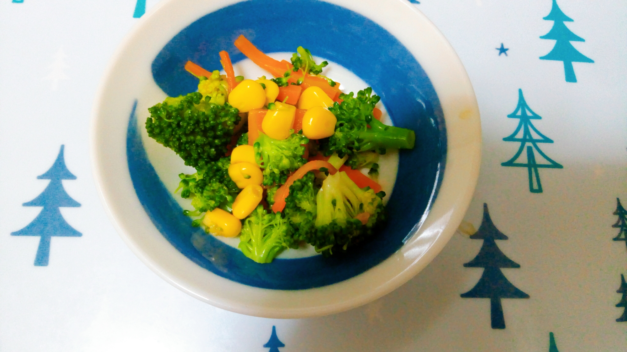 【給食】ブロッコリー人参コーンの3色サラダ