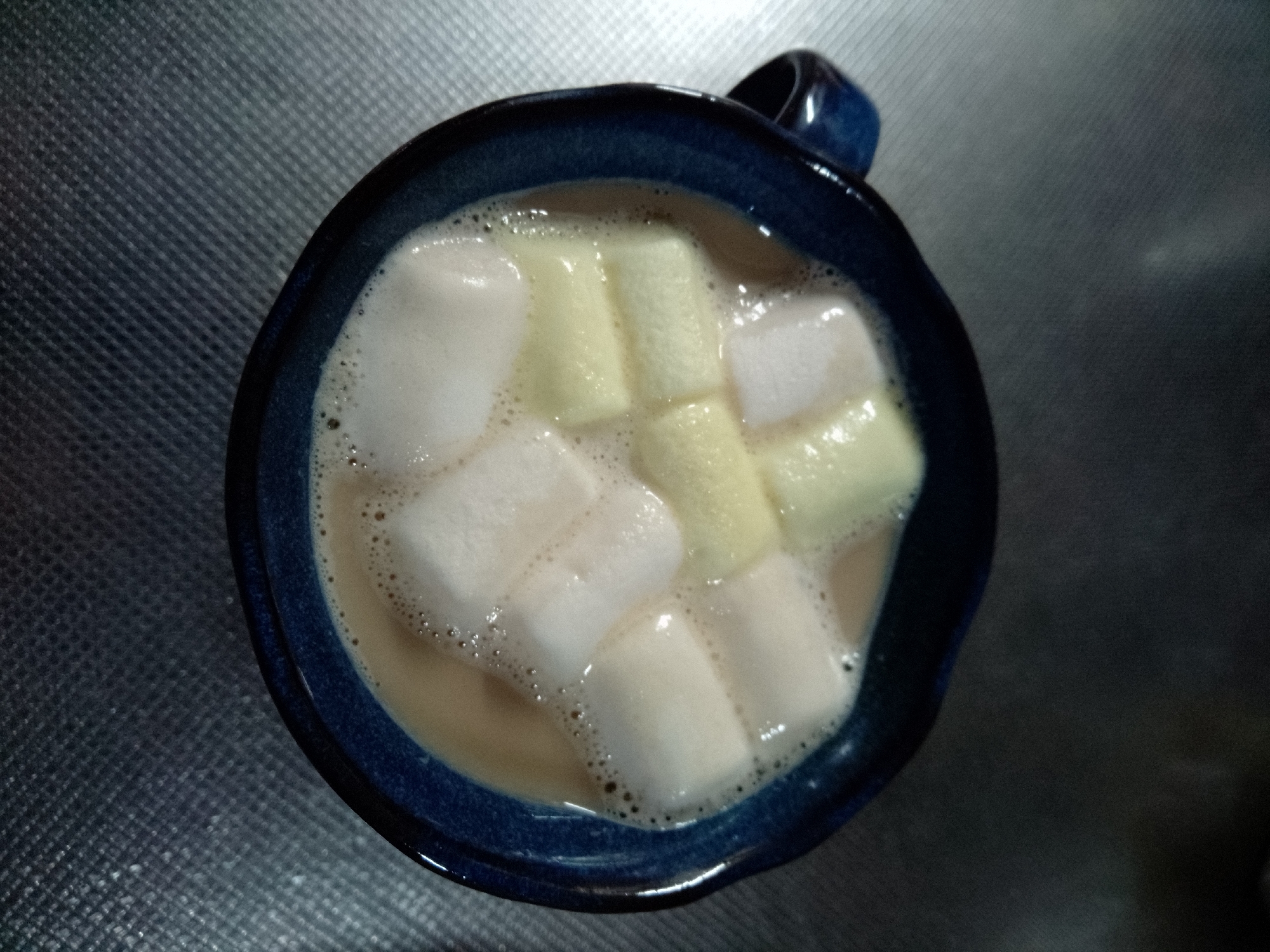 マシュマロのせ生姜カフェオレ