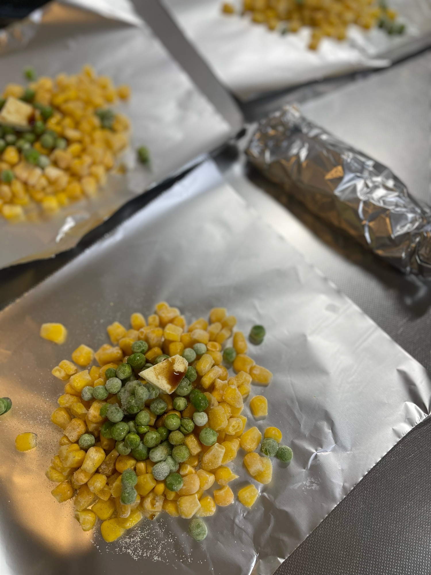 コーンとグリンピースのホイル焼き