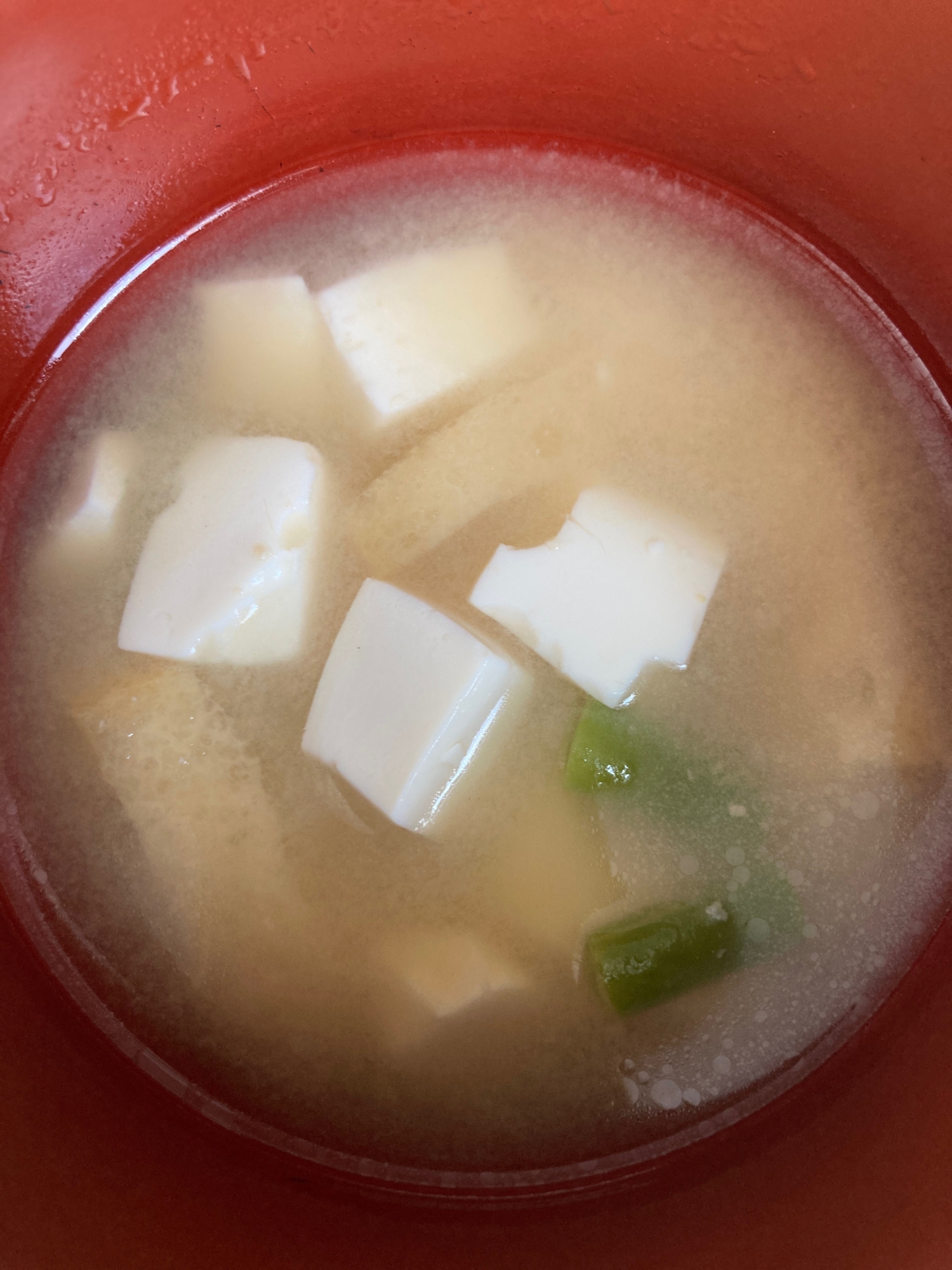 豆腐、いんげん、油揚げの味噌汁