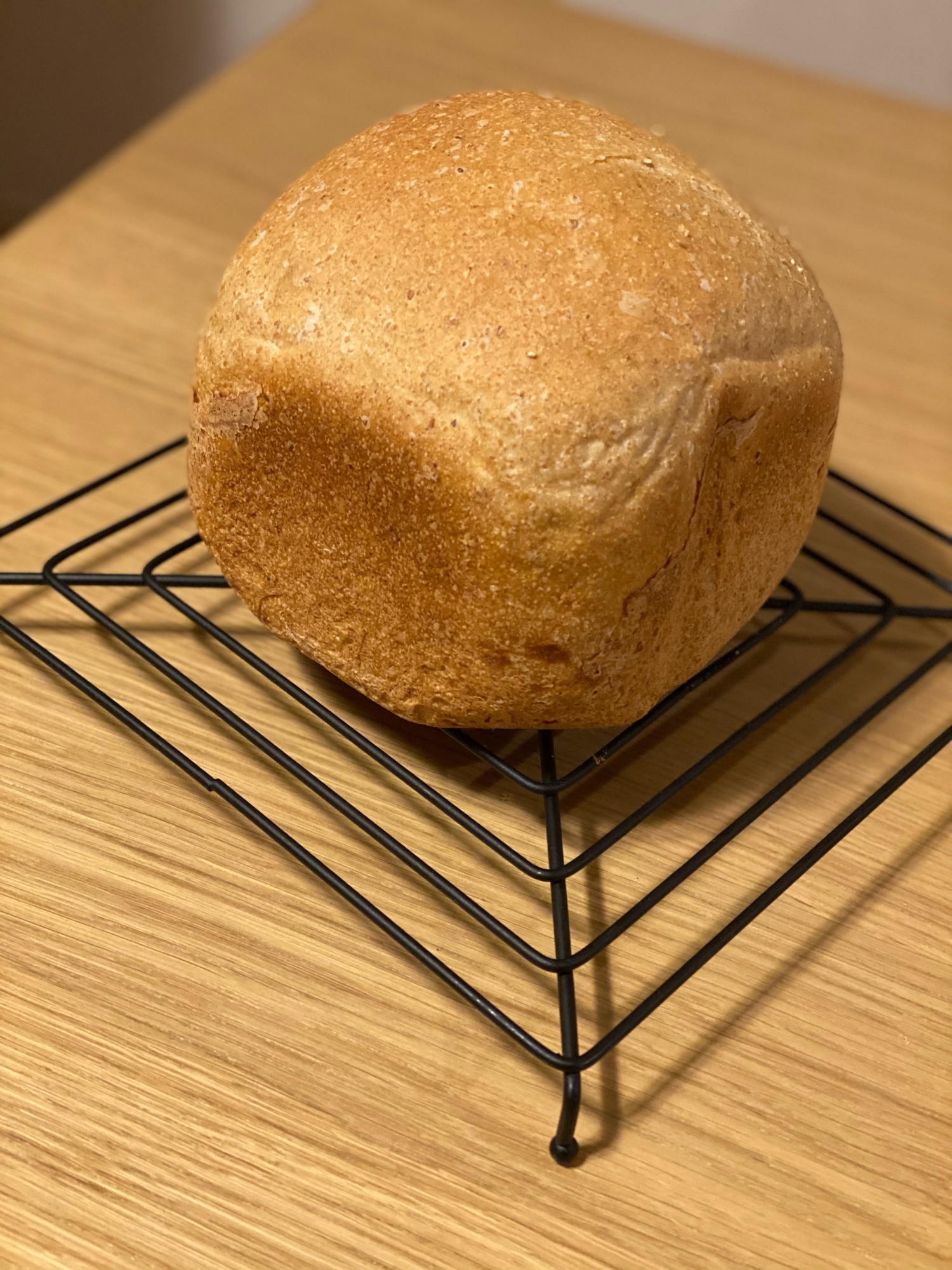 HB全粒粉とホエイの食パン