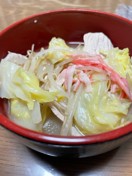 ちくわ蒲鉾→カニカマ代用ですがσ(^_^;) 麺無しごはんのおかずにしました。自宅で手軽にちゃんぽん作れて嬉しいです☆素敵レシピありがとうございます(´∀｀*)