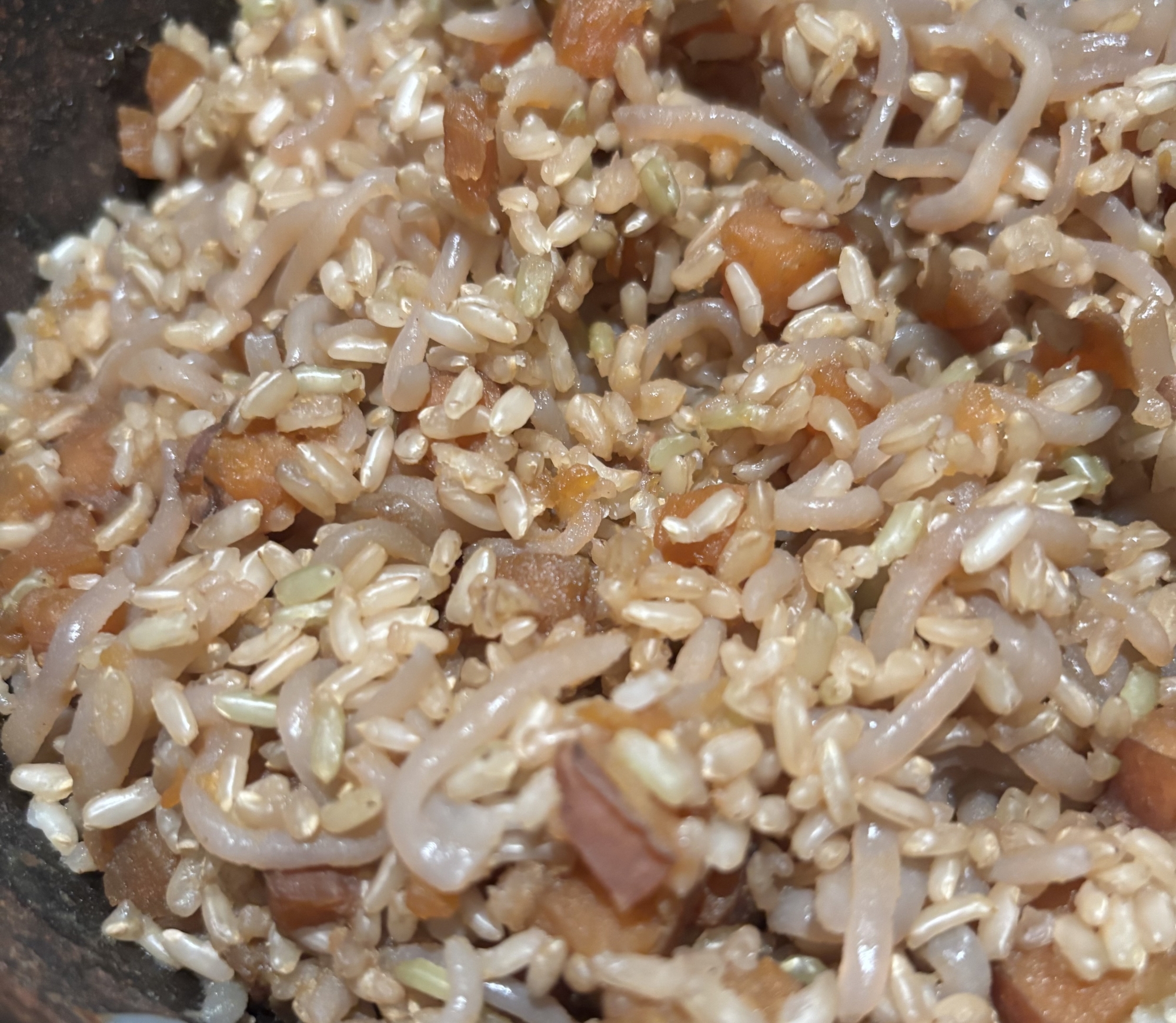 こんにゃく、さつまいもご飯